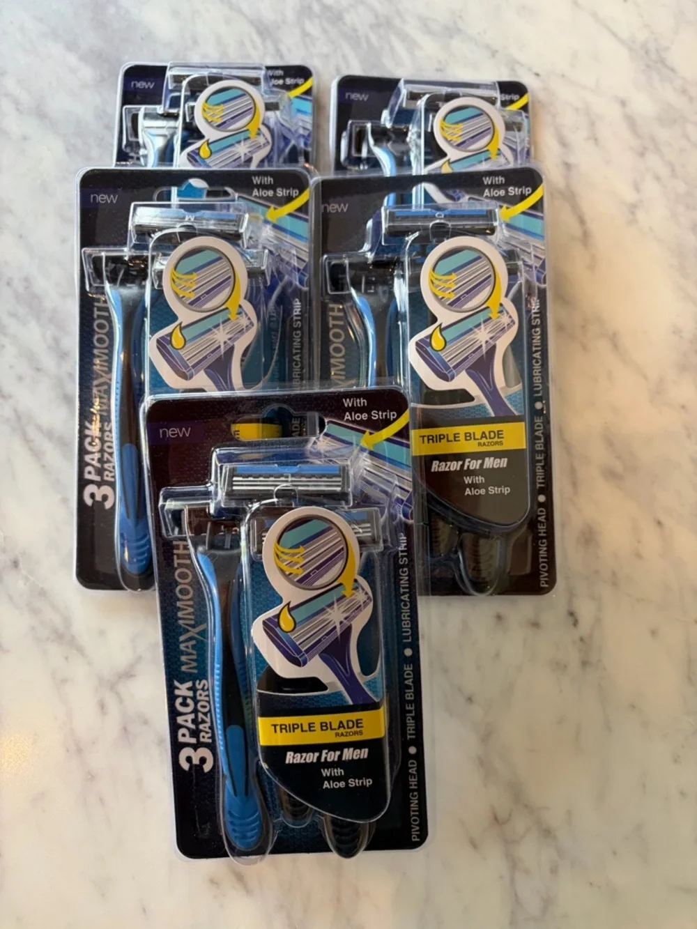 Maximooth Triple Blade Men’s Disposable Razor Blue (3 Pack) includes all 5 packs